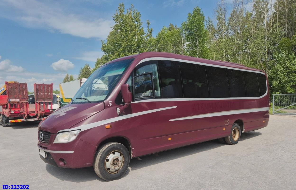 MERCEDES-BENZ Sunrider 818D Vario 33 - Seater - 小型巴士, 长途客车:图1 MERCEDES-BENZ Sunrider 818D Vario 33 - Seater - 小型巴士, 长途客车:图1