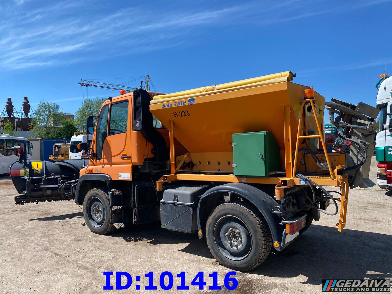 MERCEDES-BENZ Unimog U300 4X4 - 除雪车:图4 MERCEDES-BENZ Unimog U300 4X4 - 除雪车:图4