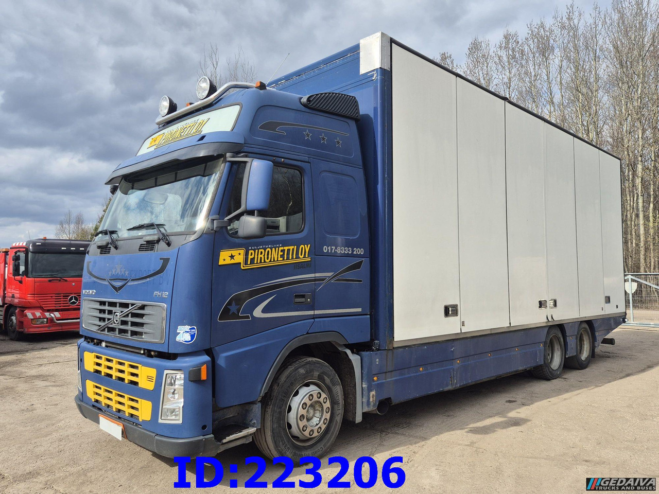 VOLVO FH12 420HP 6x2 - 等温卡车:图1 VOLVO FH12 420HP 6x2 - 等温卡车:图1