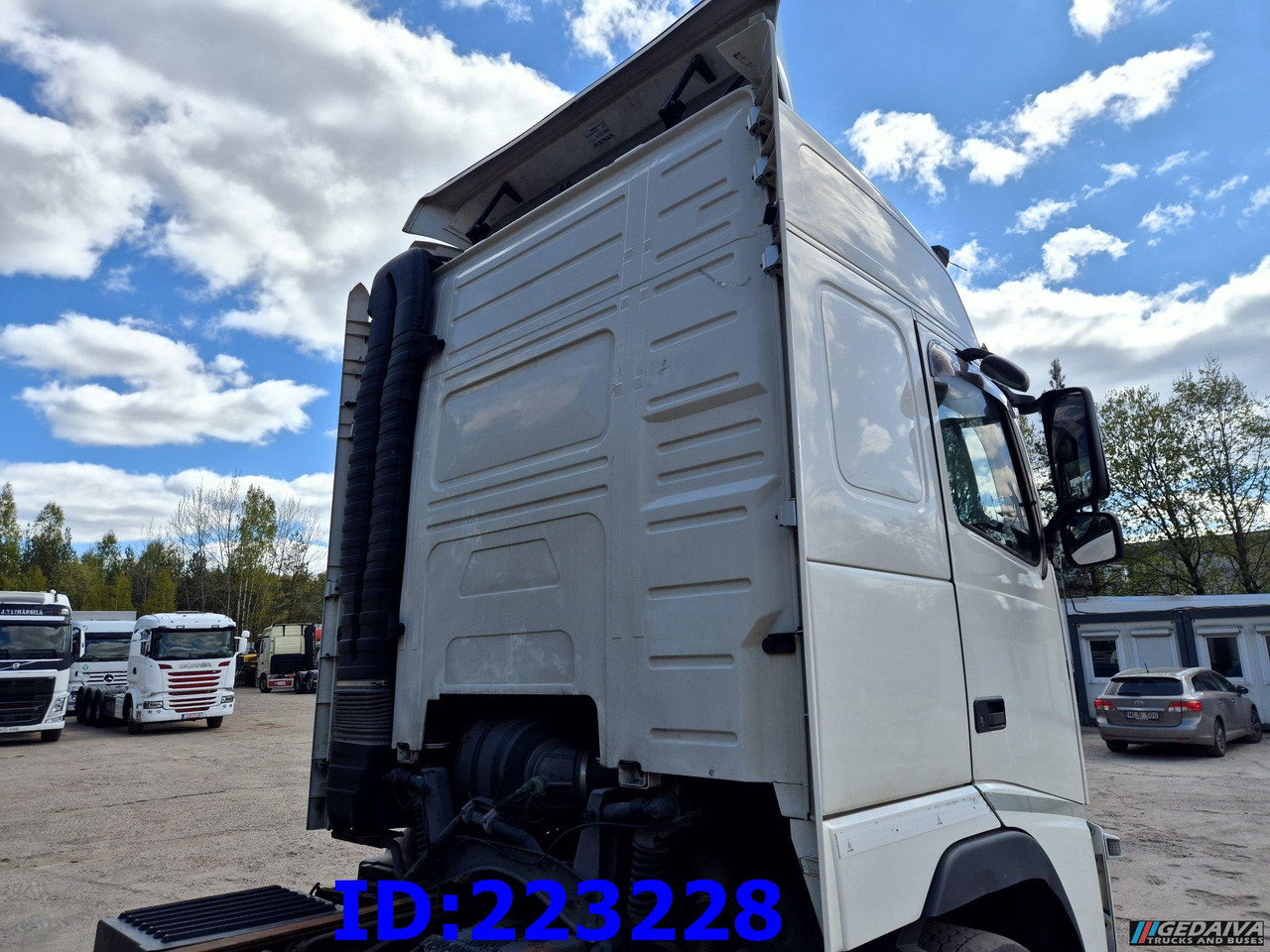 VOLVO FH13 540HP 8X4 Euro5 - 驾驶室底盘卡车:图5 VOLVO FH13 540HP 8X4 Euro5 - 驾驶室底盘卡车:图5