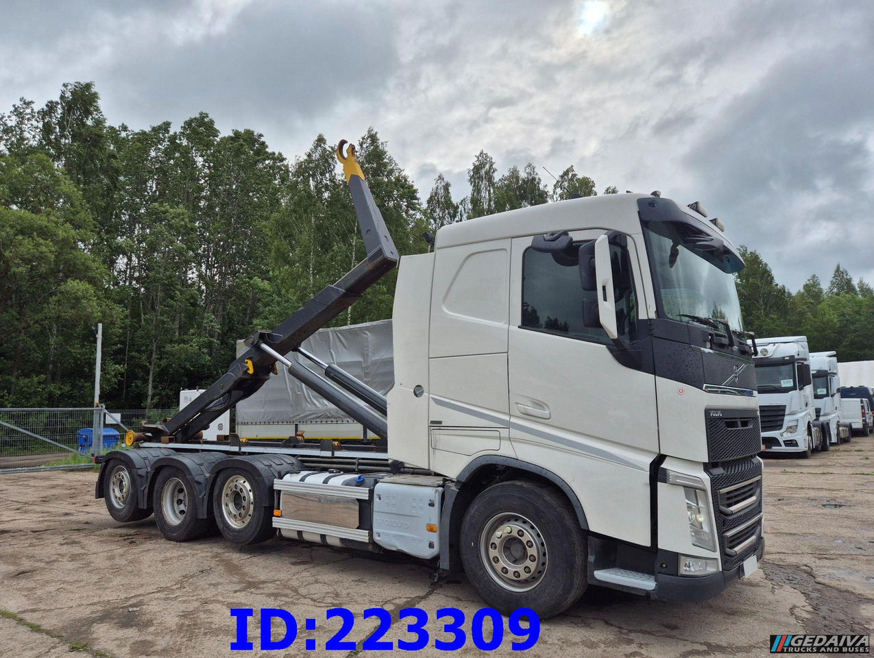 VOLVO FH13 540HP 8x2 Hook lift (2axles steering - 2 axles lifting) - 吊钩升降车:图4 VOLVO FH13 540HP 8x2 Hook lift (2axles steering - 2 axles lifting) - 吊钩升降车:图4