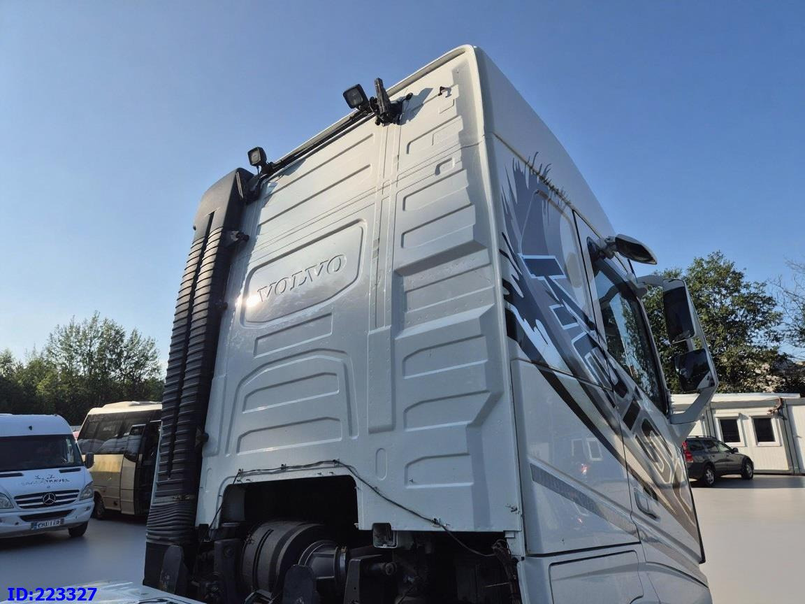VOLVO FH13 550HP 6x2 ( Drivable condition ) - 驾驶室底盘卡车:图5 VOLVO FH13 550HP 6x2 ( Drivable condition ) - 驾驶室底盘卡车:图5
