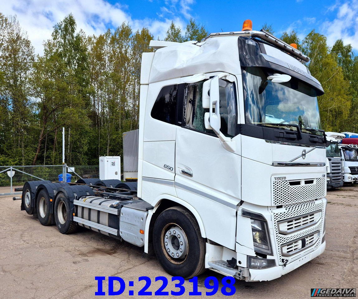 VOLVO FH16 650HP 8X4 (Steering axle) - 驾驶室底盘卡车:图4 VOLVO FH16 650HP 8X4 (Steering axle) - 驾驶室底盘卡车:图4