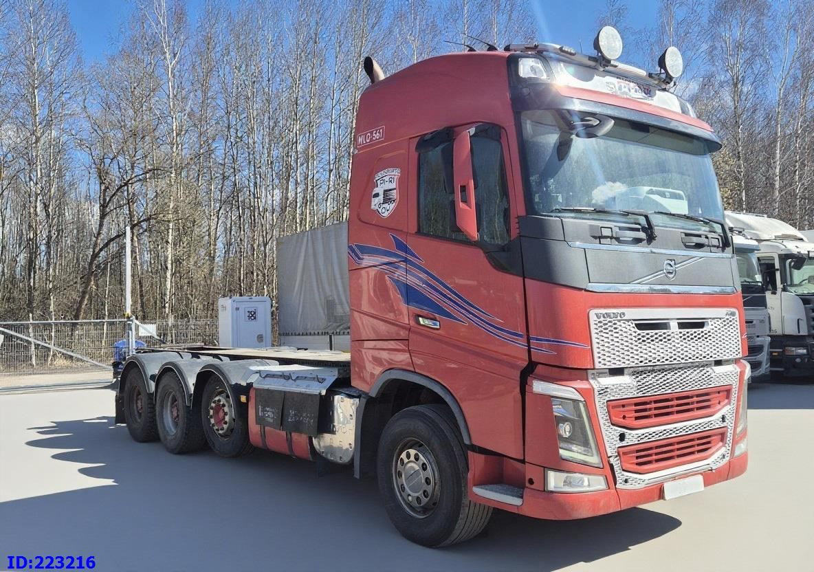 VOLVO FH16 700HP 8X4 Big axle - 驾驶室底盘卡车:图4 VOLVO FH16 700HP 8X4 Big axle - 驾驶室底盘卡车:图4