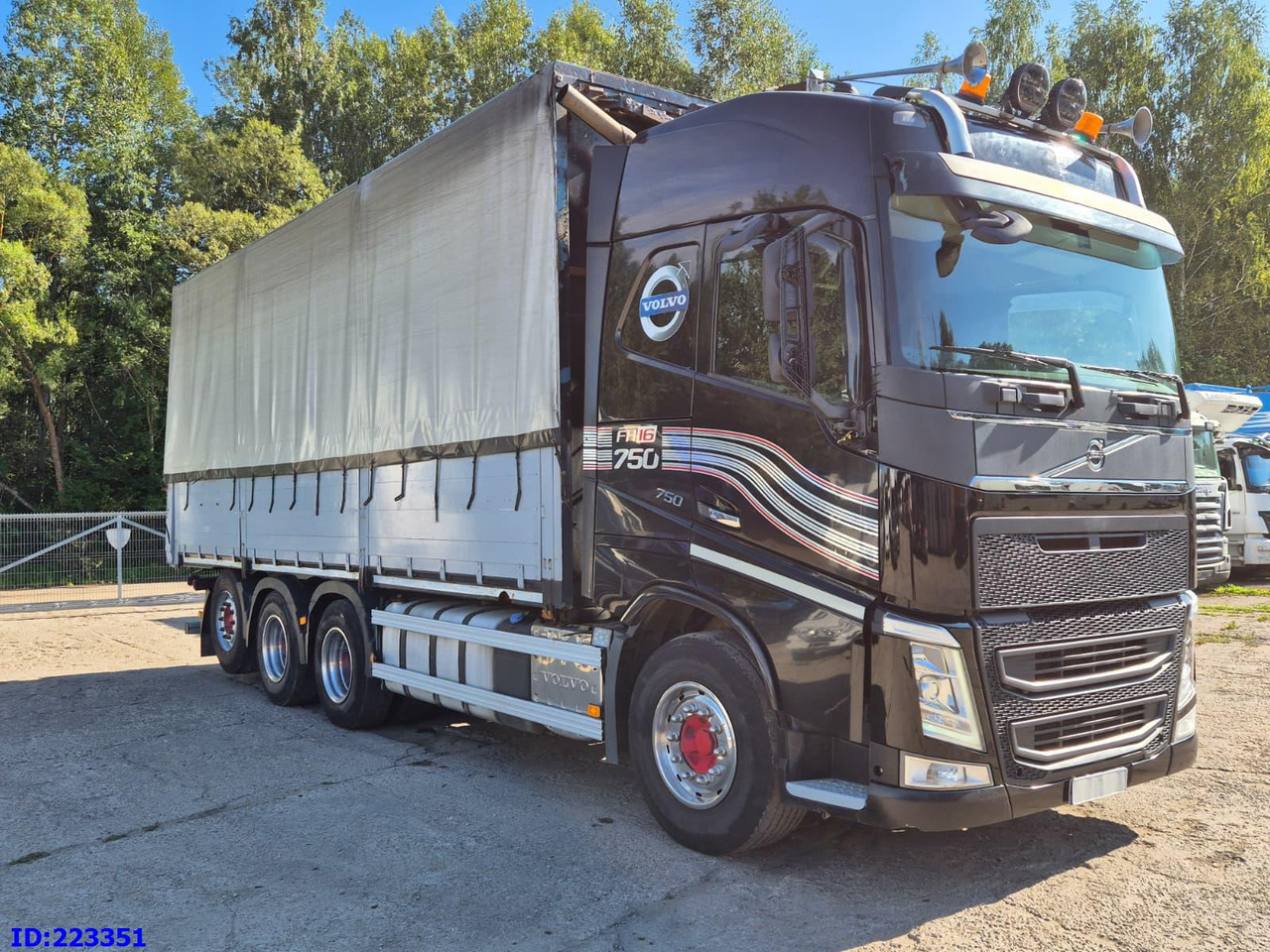 VOLVO FH16 750HP - 8x4-Steering axle - 侧帘卡车:图4 VOLVO FH16 750HP - 8x4-Steering axle - 侧帘卡车:图4