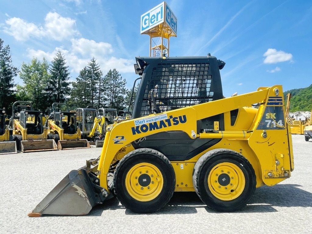 Komatsu SK714 (4012) - 滑移装载机:图1 Komatsu SK714 (4012) - 滑移装载机:图1