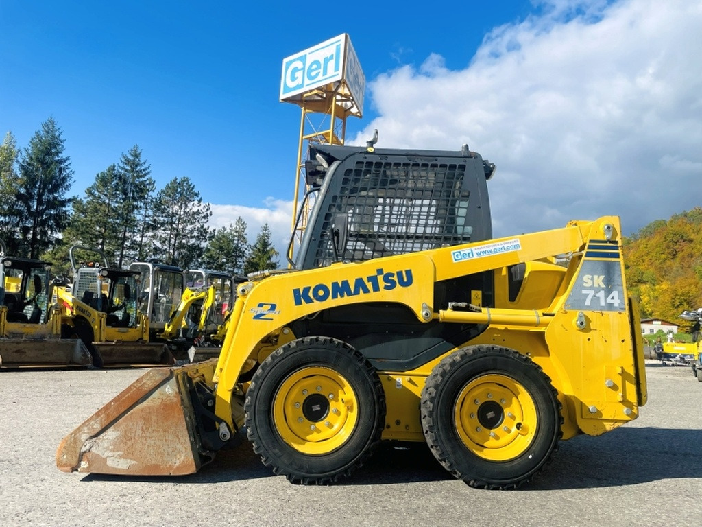 Komatsu SK714 (4077) - 滑移装载机:图1 Komatsu SK714 (4077) - 滑移装载机:图1