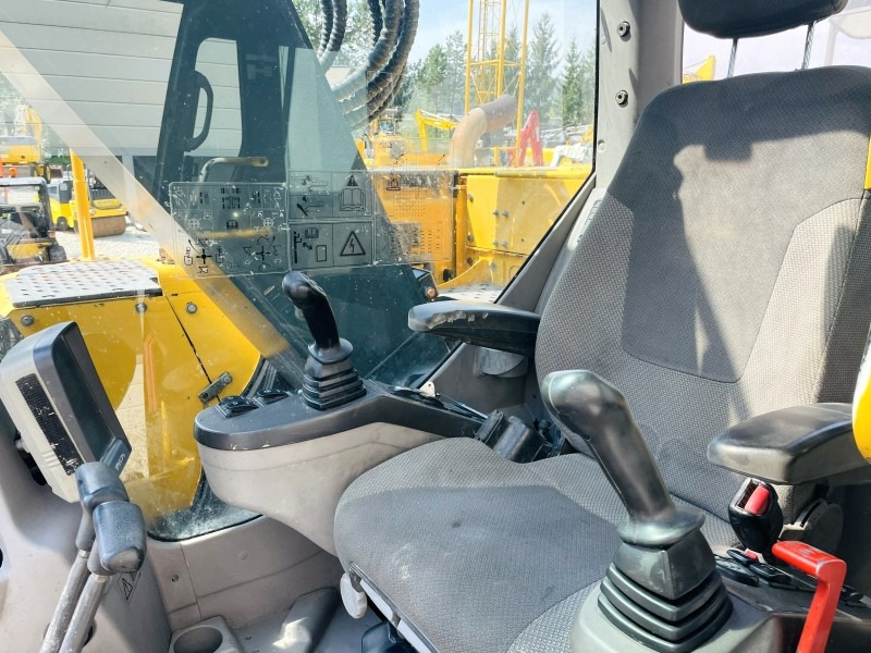 Volvo ECR235CL (3445) - 履带式挖掘机:图5 Volvo ECR235CL (3445) - 履带式挖掘机:图5