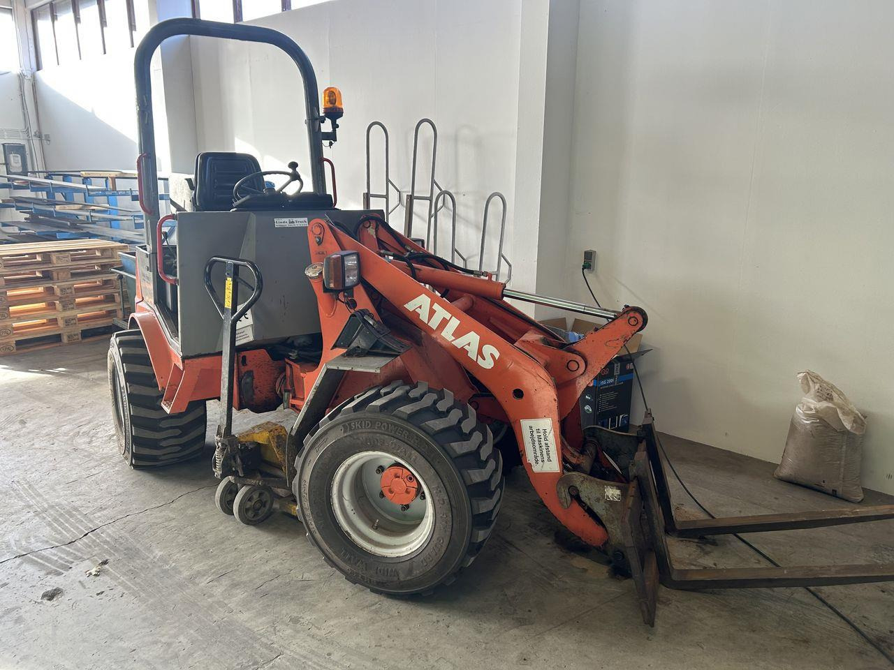 Atlas AR32E - 紧凑型装载机:图1 Atlas AR32E - 紧凑型装载机:图1