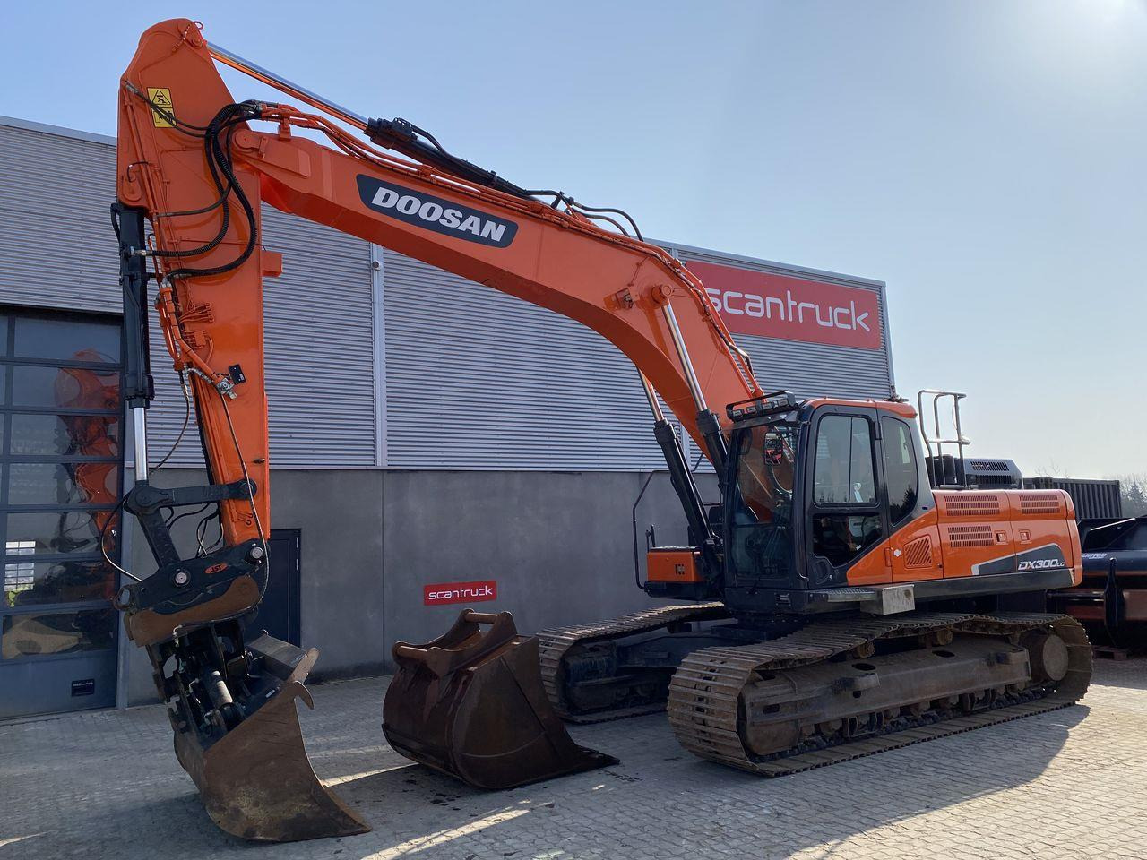 Doosan DX300LC-5 - 履带式挖掘机:图1 Doosan DX300LC-5 - 履带式挖掘机:图1