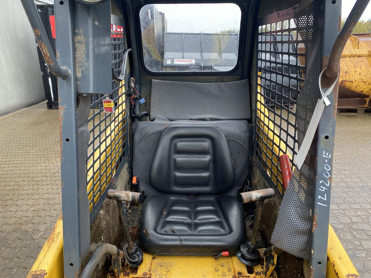 Gehl SL1635 - 滑移装载机:图3 Gehl SL1635 - 滑移装载机:图3