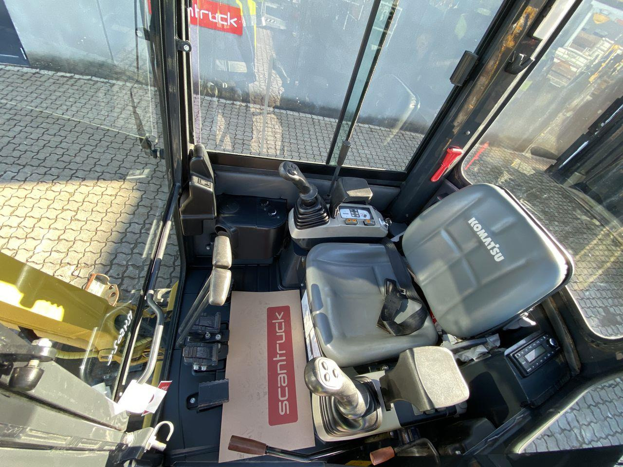 Komatsu PC16R-3HS - 小型挖掘机:图3 Komatsu PC16R-3HS - 小型挖掘机:图3