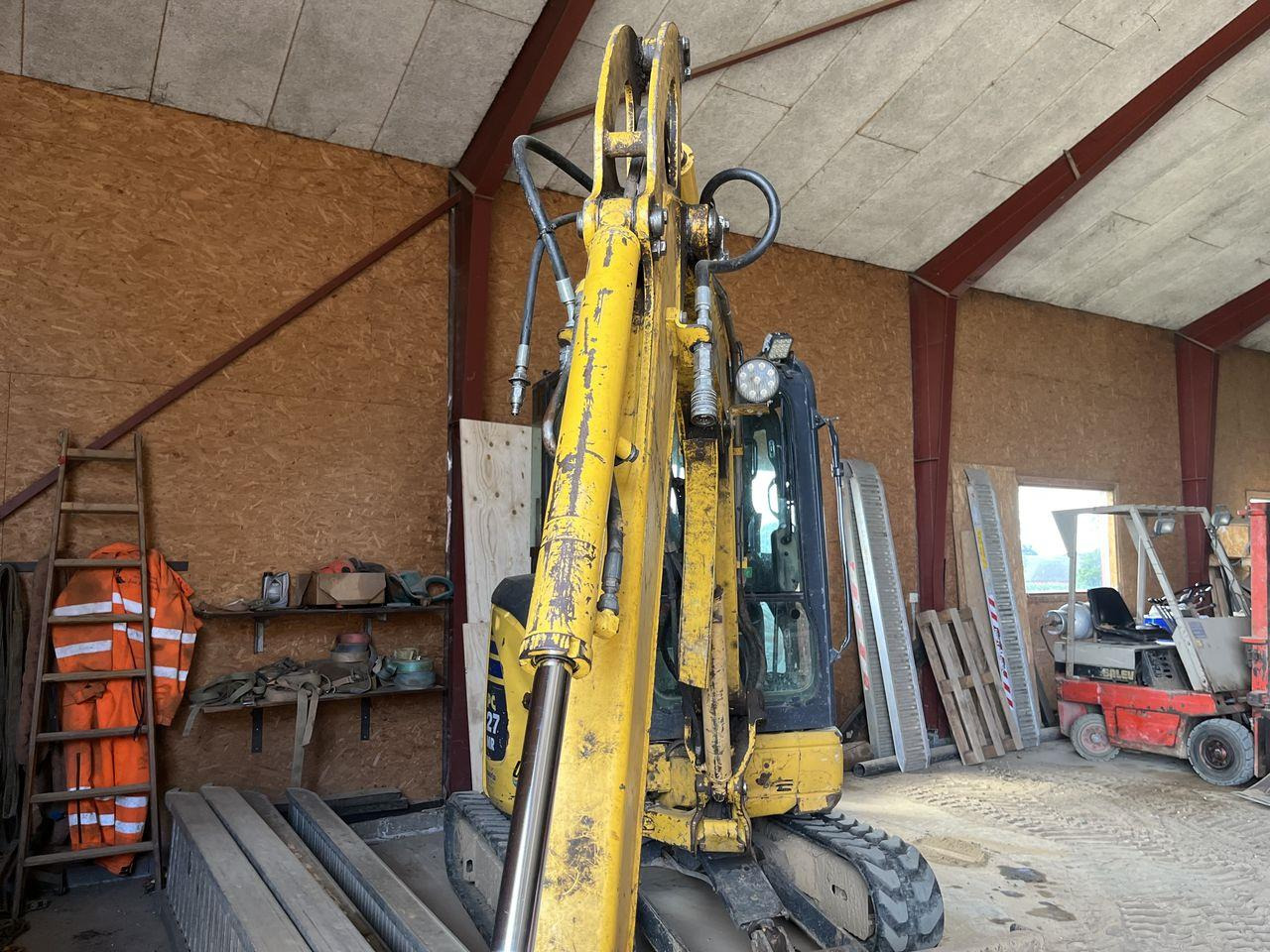 Komatsu PC27MR-2 - 小型挖掘机:图4 Komatsu PC27MR-2 - 小型挖掘机:图4