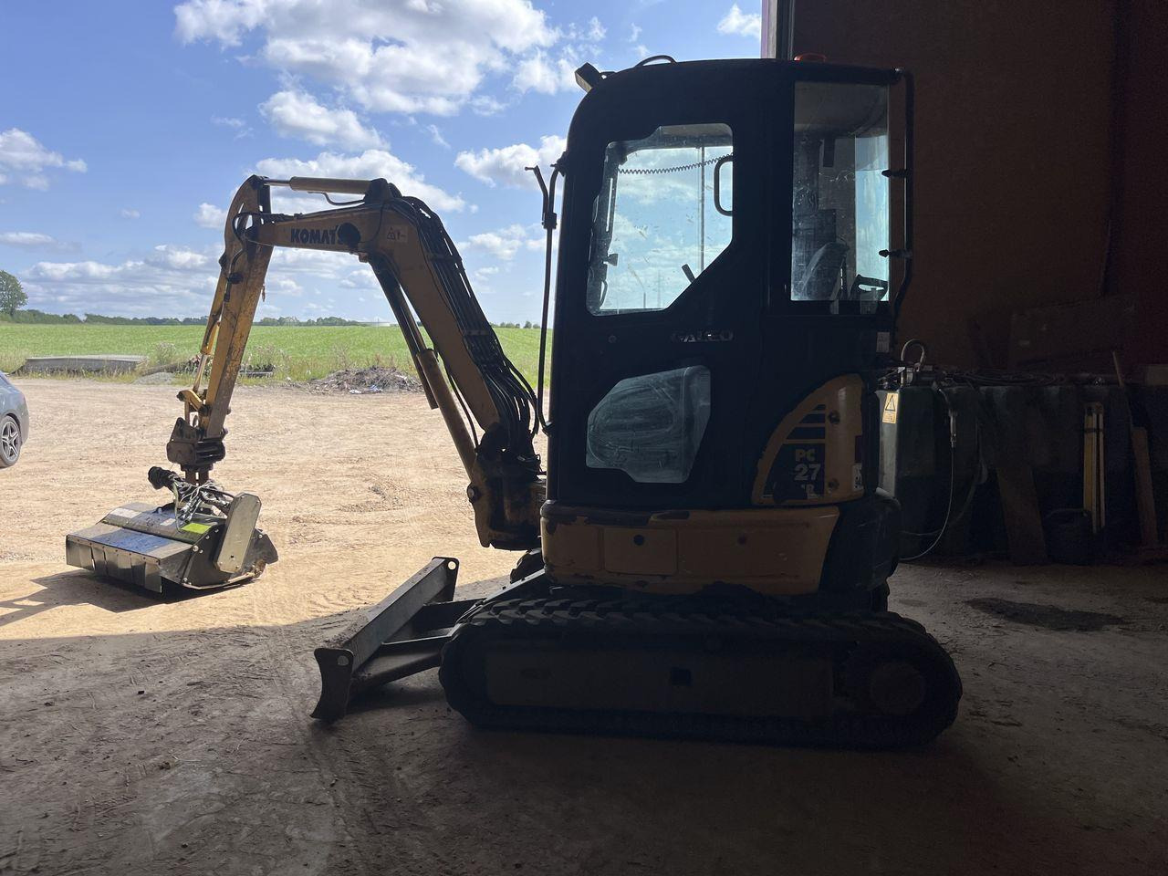 Komatsu PC27MR-2 - 小型挖掘机:图3 Komatsu PC27MR-2 - 小型挖掘机:图3