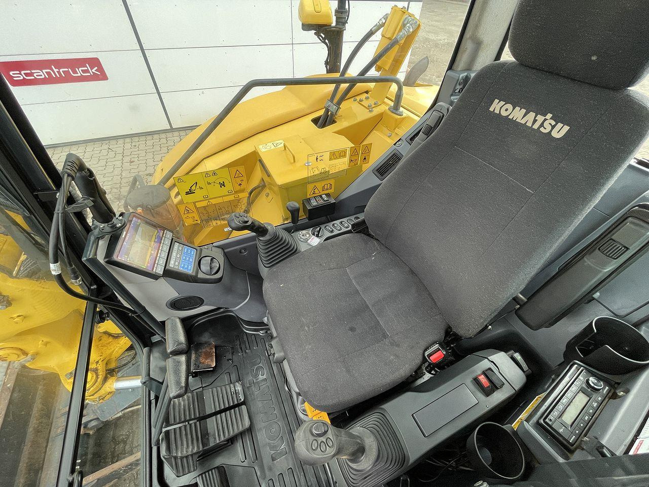 Komatsu PC88MR-10 - 小型挖掘机:图3 Komatsu PC88MR-10 - 小型挖掘机:图3