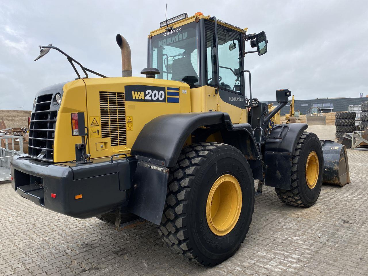 Komatsu WA200-7 - 轮式装载机:图4 Komatsu WA200-7 - 轮式装载机:图4