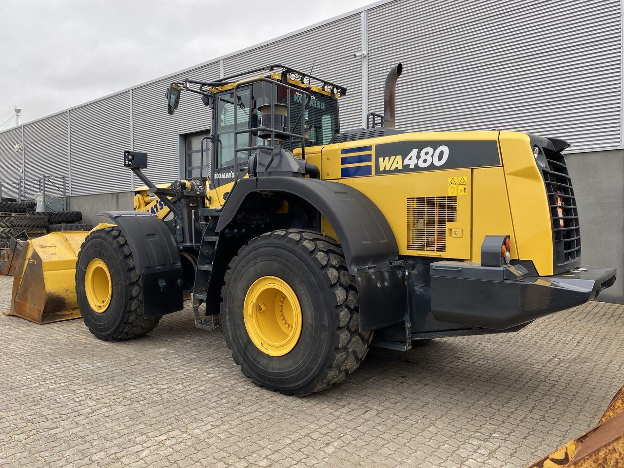 Komatsu WA480-8 - 轮式装载机:图2 Komatsu WA480-8 - 轮式装载机:图2