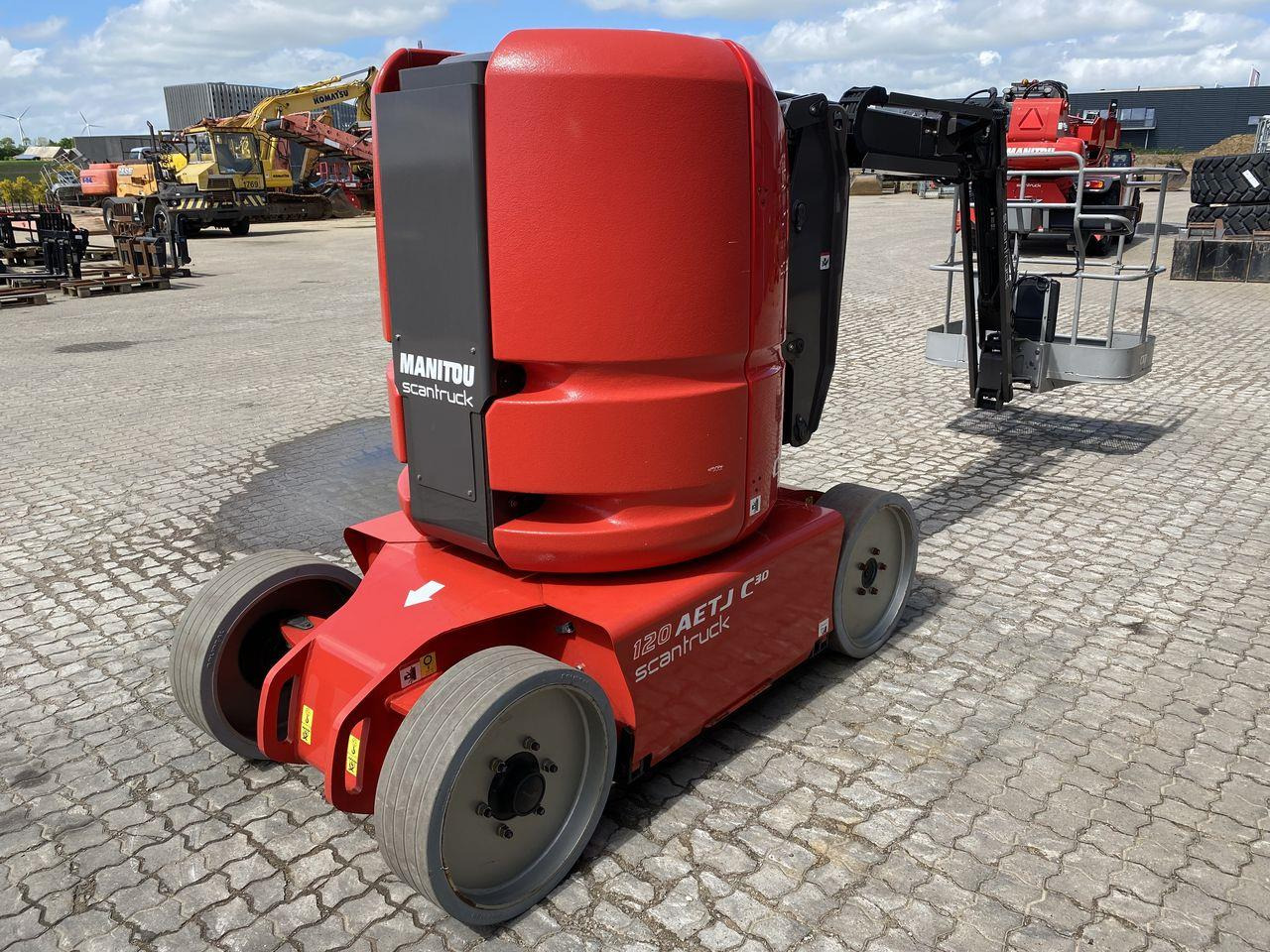 Manitou 120AETJ Compact 3D - 铰接臂:图4 Manitou 120AETJ Compact 3D - 铰接臂:图4