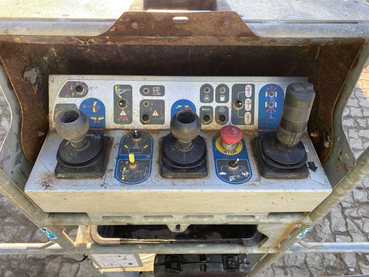 Manitou 200ATJ RC - 铰接臂:图3 Manitou 200ATJ RC - 铰接臂:图3