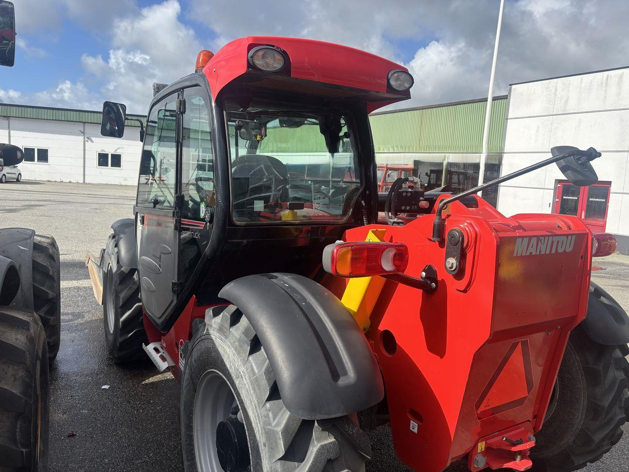 Manitou MT933 EASY COMFORT - 伸缩臂叉装车:图4 Manitou MT933 EASY COMFORT - 伸缩臂叉装车:图4