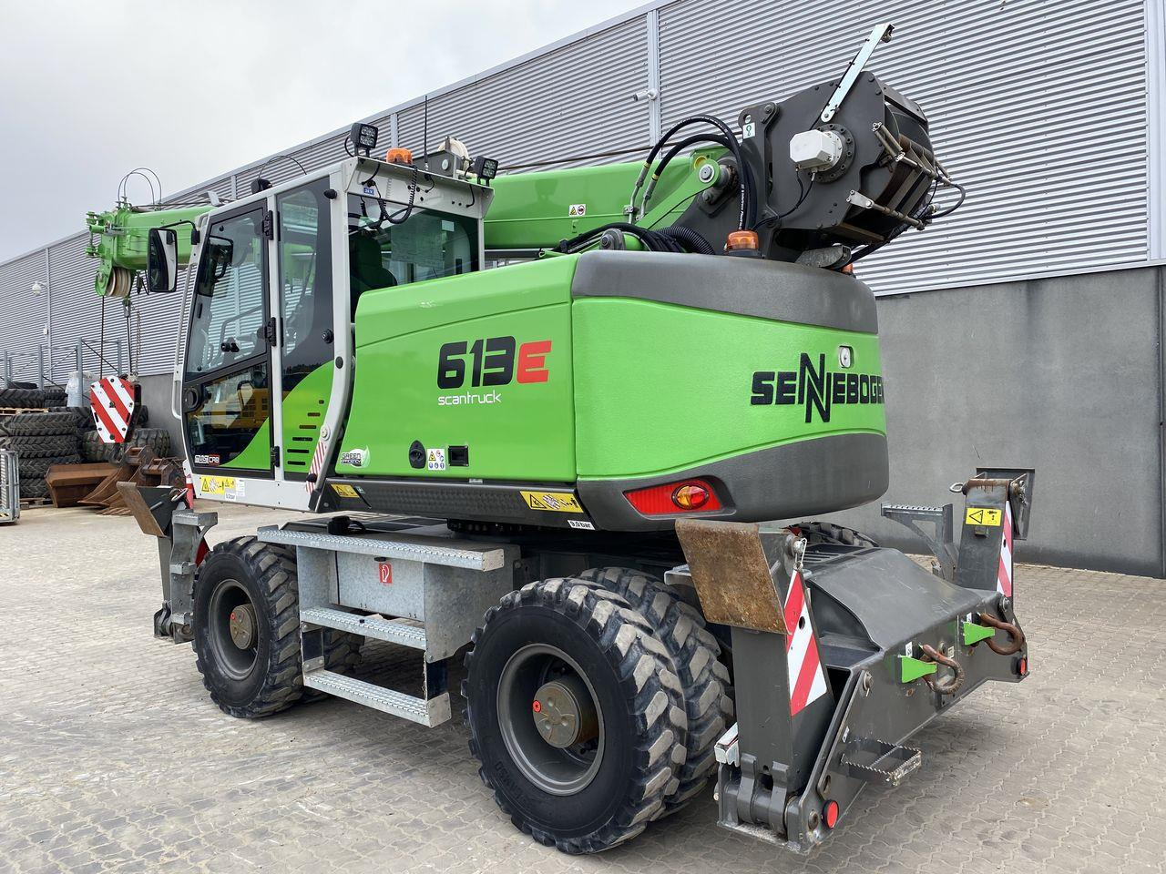 SENNEBOGEN 613E-M - 垃圾/ 工业叉装车:图2 SENNEBOGEN 613E-M - 垃圾/ 工业叉装车:图2