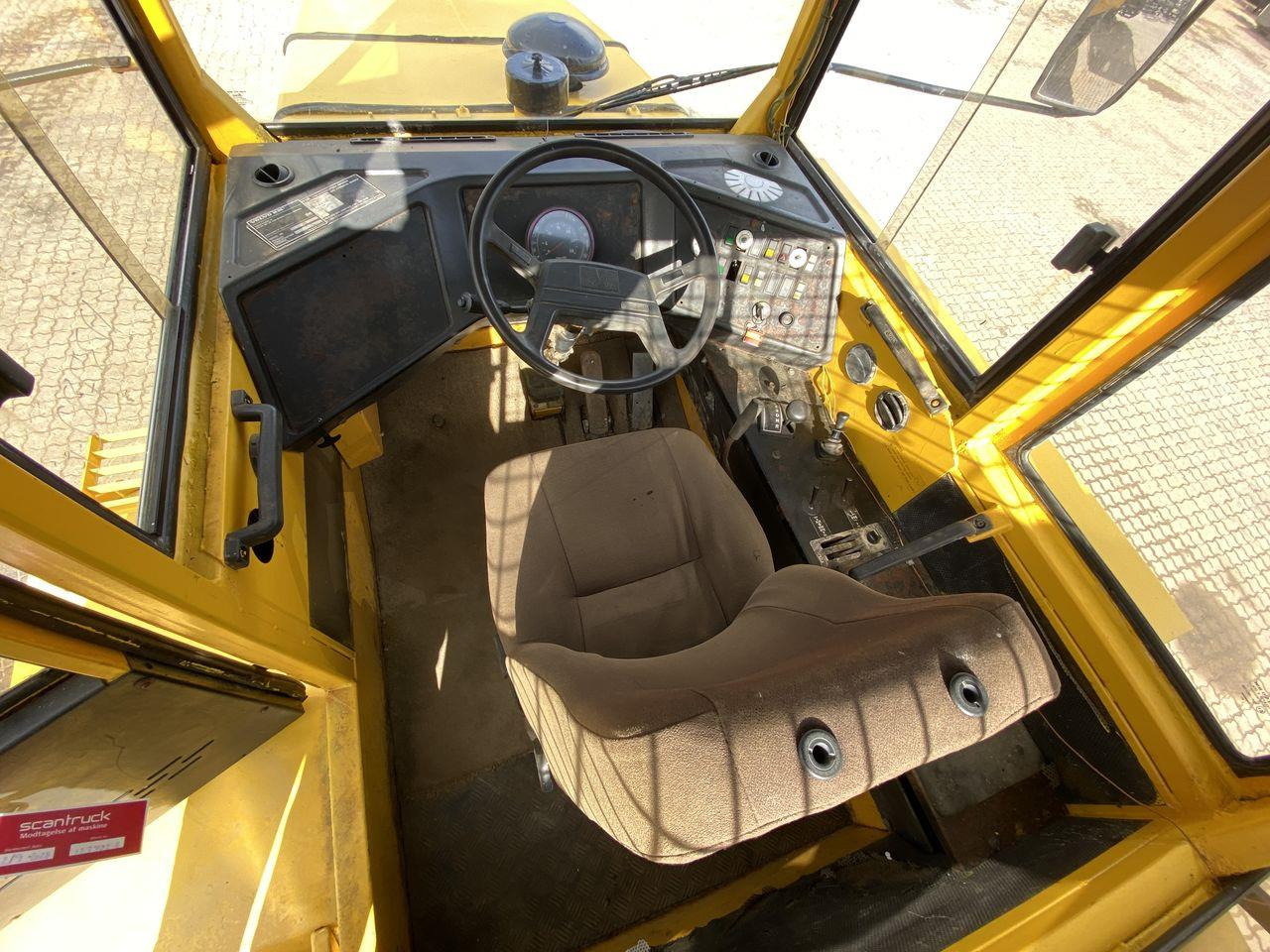 Volvo A20 - 铰接式自卸车:图3 Volvo A20 - 铰接式自卸车:图3