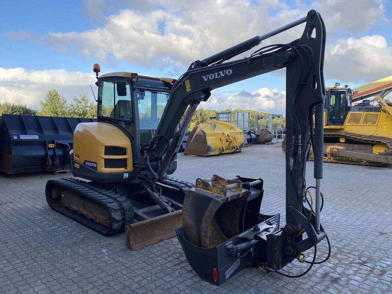 Volvo ECR50 - 小型挖掘机:图5 Volvo ECR50 - 小型挖掘机:图5