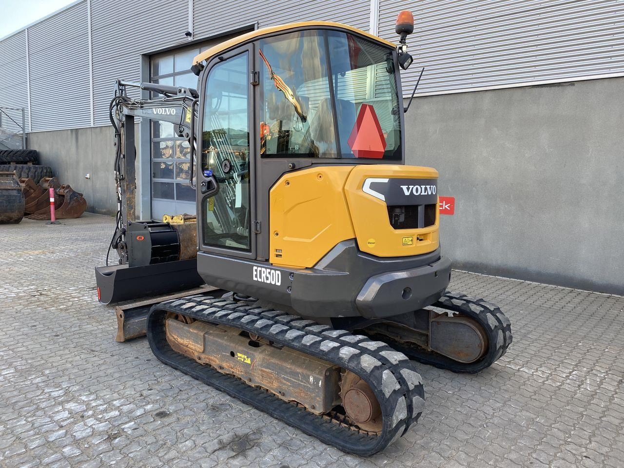 Volvo ECR50 - 小型挖掘机:图2 Volvo ECR50 - 小型挖掘机:图2