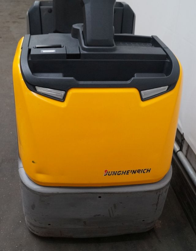 Jungheinrich ECE220HP - 拣选车:图4 Jungheinrich ECE220HP - 拣选车:图4