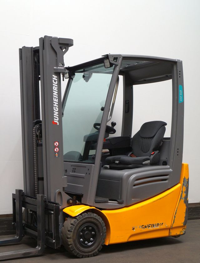 Jungheinrich EFG215 - 电动叉车:图1 Jungheinrich EFG215 - 电动叉车:图1