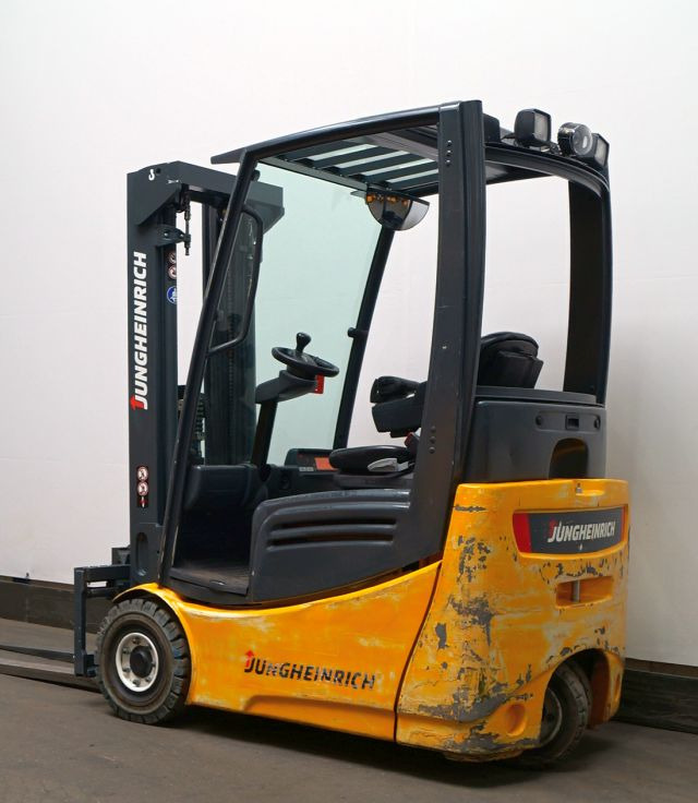 Jungheinrich EFG215 - 电动叉车:图2 Jungheinrich EFG215 - 电动叉车:图2