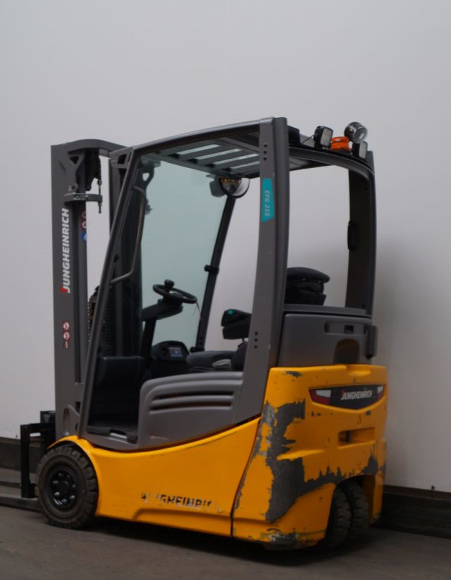 Jungheinrich EFG215 - 电动叉车:图2 Jungheinrich EFG215 - 电动叉车:图2