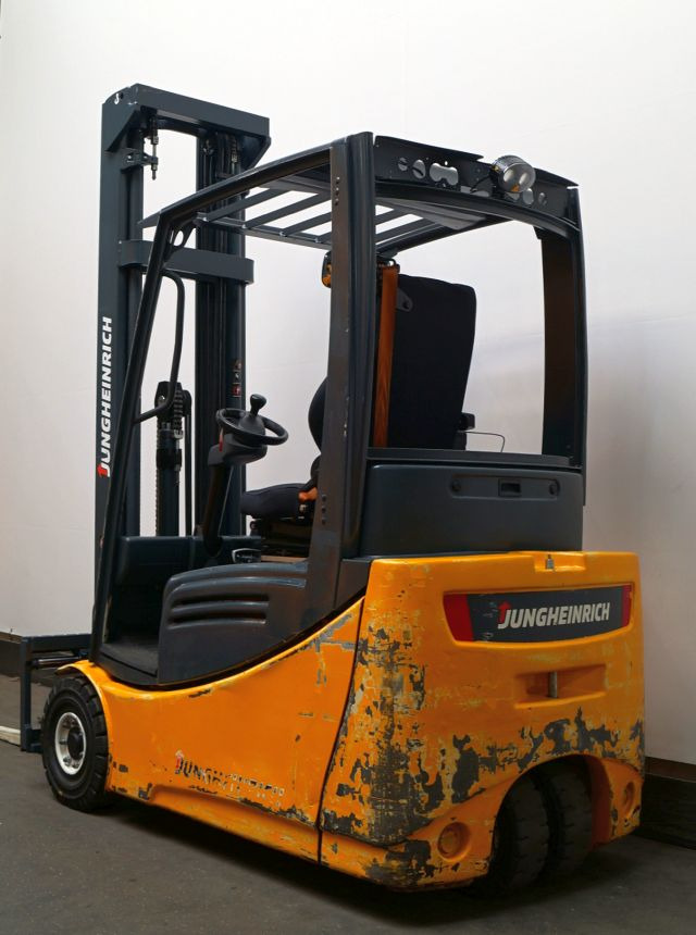 Jungheinrich EFG216 - 电动叉车:图2 Jungheinrich EFG216 - 电动叉车:图2