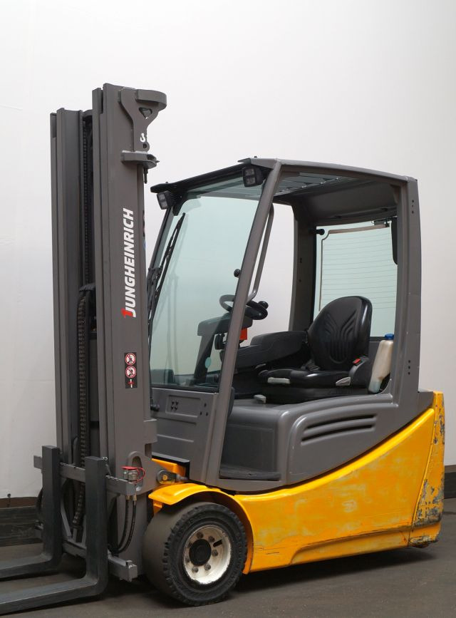 Jungheinrich EFG220 - 电动叉车:图1 Jungheinrich EFG220 - 电动叉车:图1