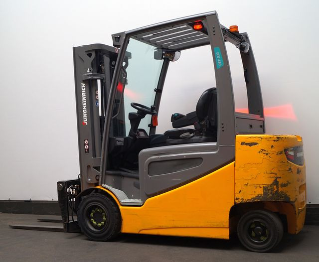 Jungheinrich EFG430 - 电动叉车:图2 Jungheinrich EFG430 - 电动叉车:图2