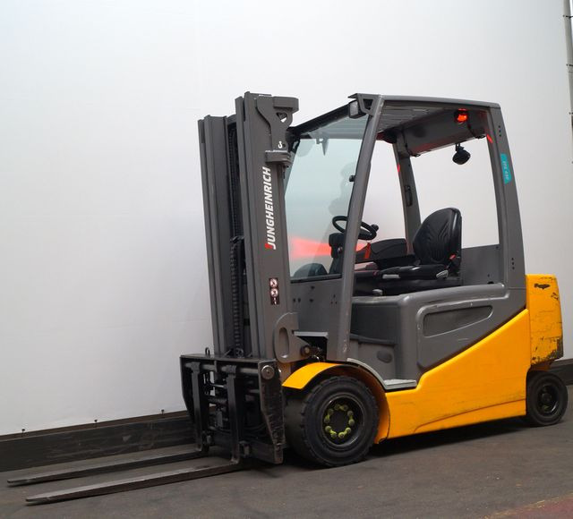 Jungheinrich EFG430 - 电动叉车:图1 Jungheinrich EFG430 - 电动叉车:图1