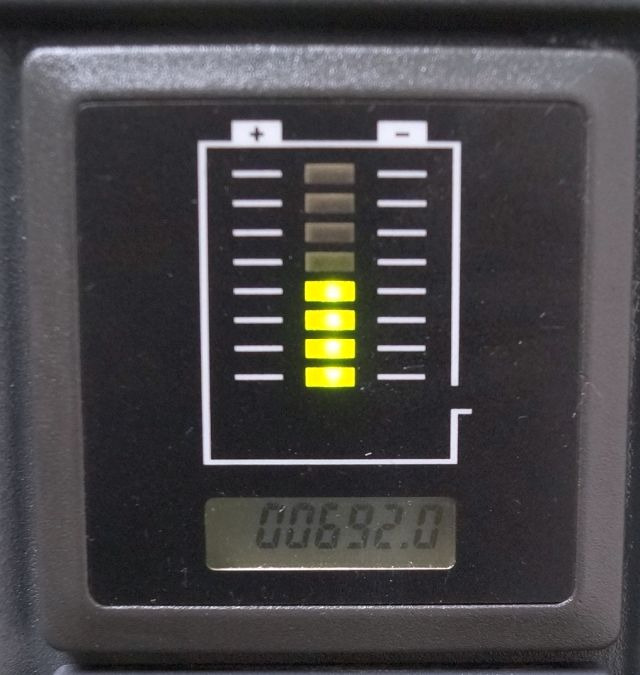 Jungheinrich EJC110 - 堆垛机:图4 Jungheinrich EJC110 - 堆垛机:图4