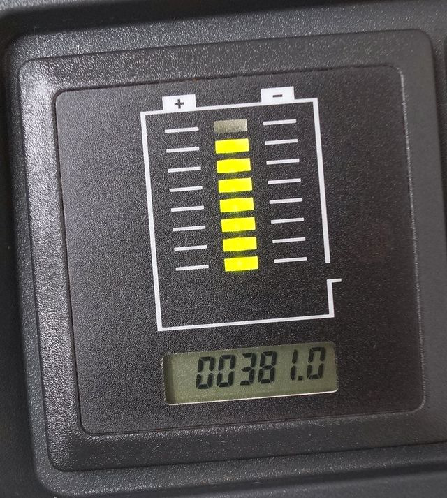 Jungheinrich EJC214 - 堆垛机:图4 Jungheinrich EJC214 - 堆垛机:图4