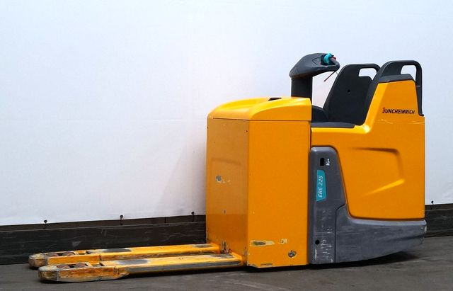 Jungheinrich ERE225 - 码垛车:图1 Jungheinrich ERE225 - 码垛车:图1