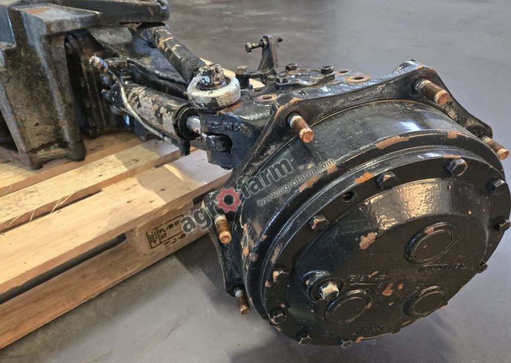 Przedni most New Holland T6070 T6050 T6040 T6030 - 传动装置:图2 Przedni most New Holland T6070 T6050 T6040 T6030 - 传动装置:图2