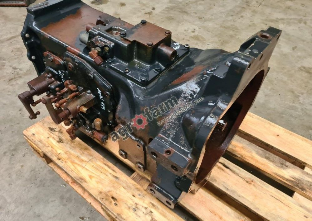 Skrzynia biegów Case MXU 135 - 变速箱:图4 Skrzynia biegów Case MXU 135 - 变速箱:图4