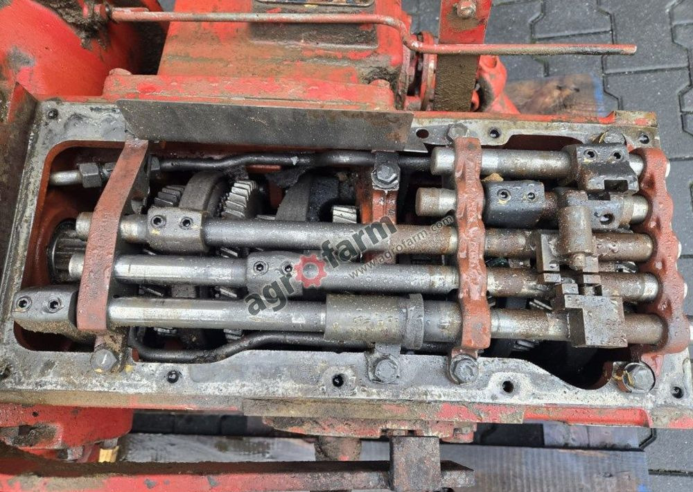 Skrzynia biegów, tylny most Case 1255 XL - 变速箱:图3 Skrzynia biegów, tylny most Case 1255 XL - 变速箱:图3