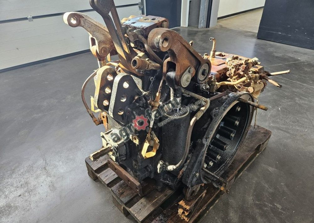 TYLNY MOST CASE PUMA 150 47963249 - 变速箱:图3 TYLNY MOST CASE PUMA 150 47963249 - 变速箱:图3