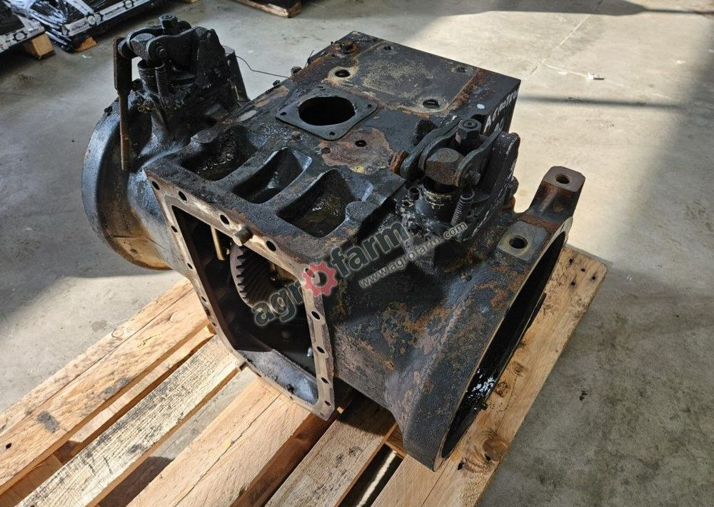 TYLNY MOST DEUTZ FAHR AGROTRON 80 - 传动装置:图4 TYLNY MOST DEUTZ FAHR AGROTRON 80 - 传动装置:图4