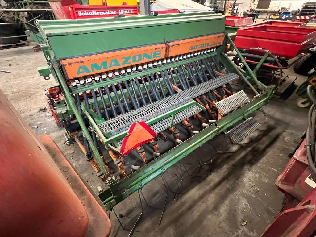 Amazone AD 8 - 301 Special + Vicon T300 Kopeg  - 条播机:图2 Amazone AD 8 - 301 Special + Vicon T300 Kopeg  - 条播机:图2