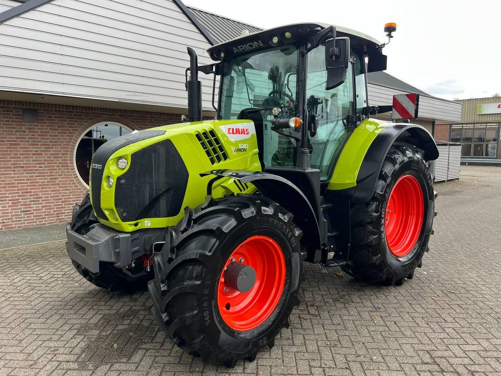 Claas Arion 530 CIS+ - 拖拉机:图1 Claas Arion 530 CIS+ - 拖拉机:图1