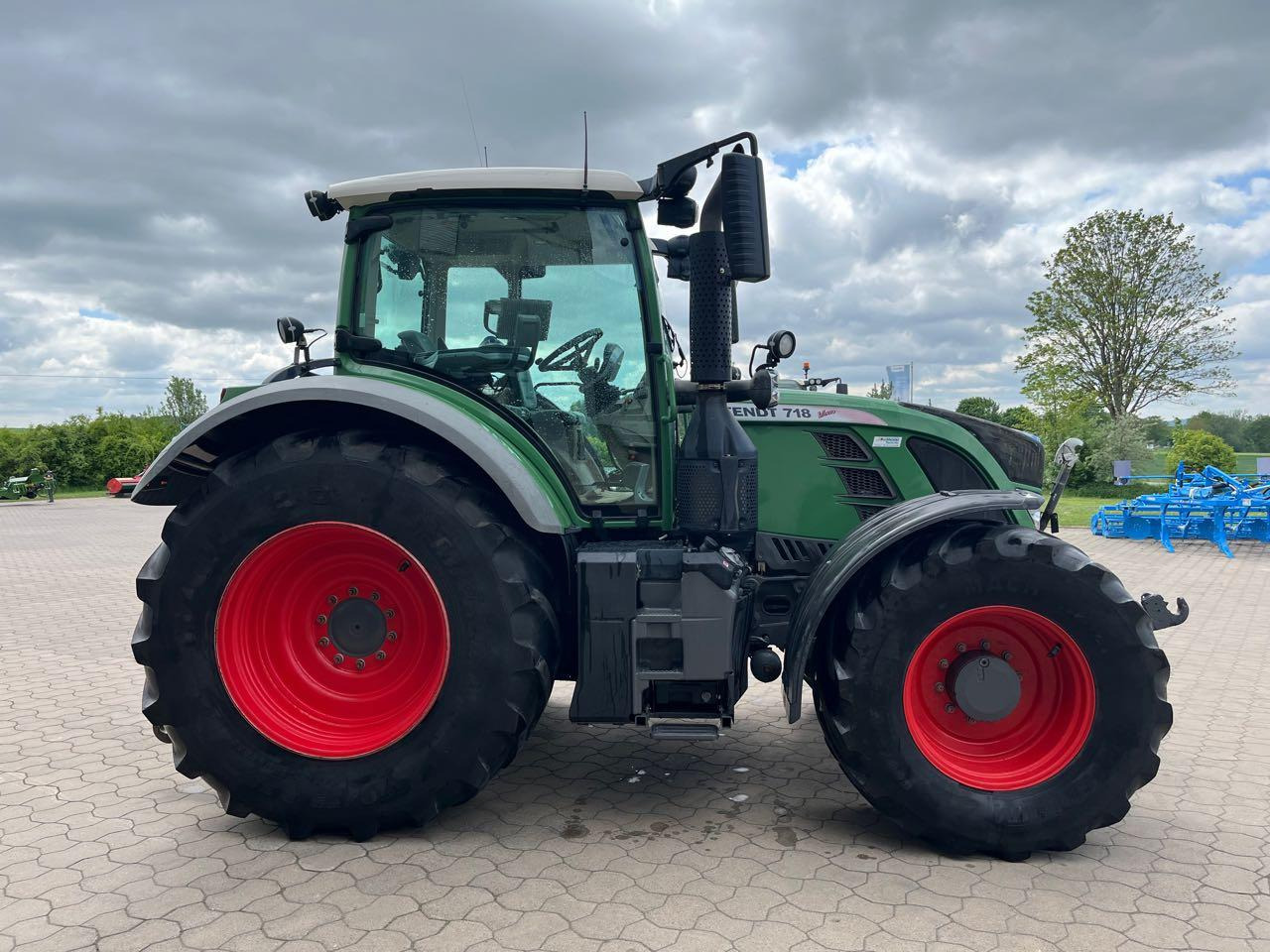 Fendt 718 Vario SCR - 拖拉机:图1 Fendt 718 Vario SCR - 拖拉机:图1