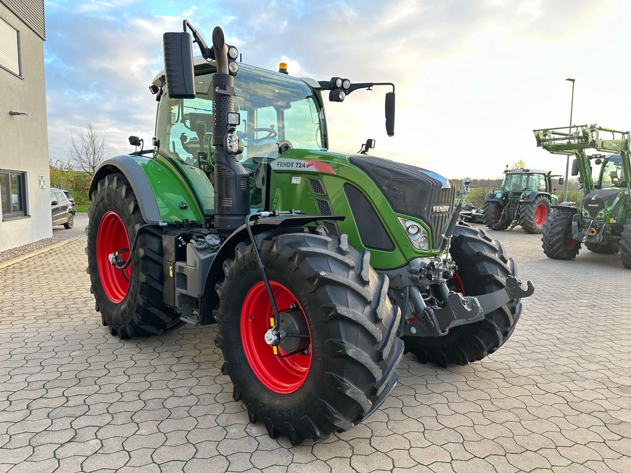 Fendt 724 Vario S4ProfiPlus - 拖拉机:图3 Fendt 724 Vario S4ProfiPlus - 拖拉机:图3