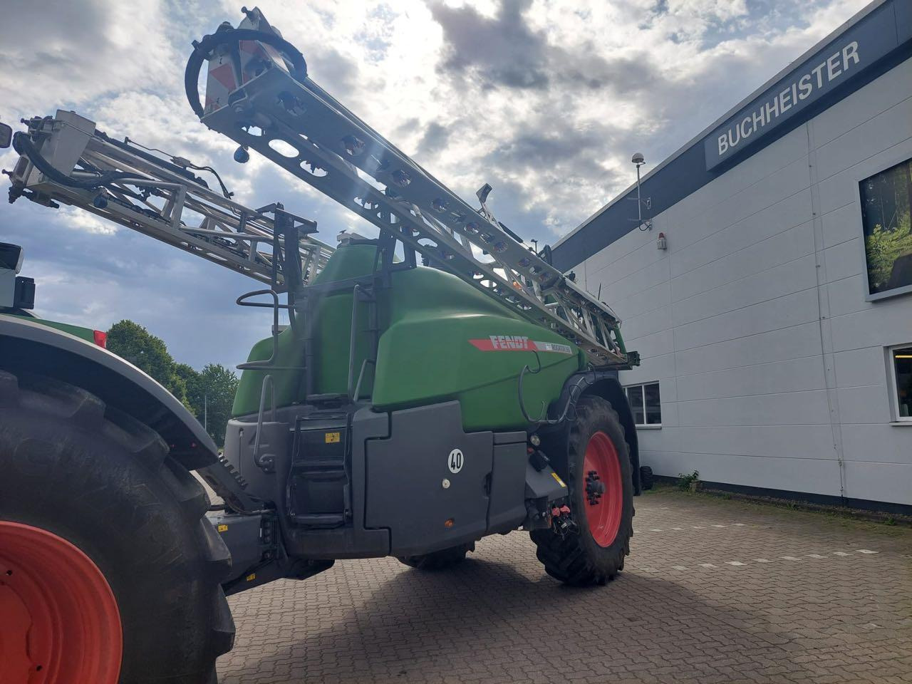 Fendt Rogator 366 - 牵引式喷雾机:图1 Fendt Rogator 366 - 牵引式喷雾机:图1