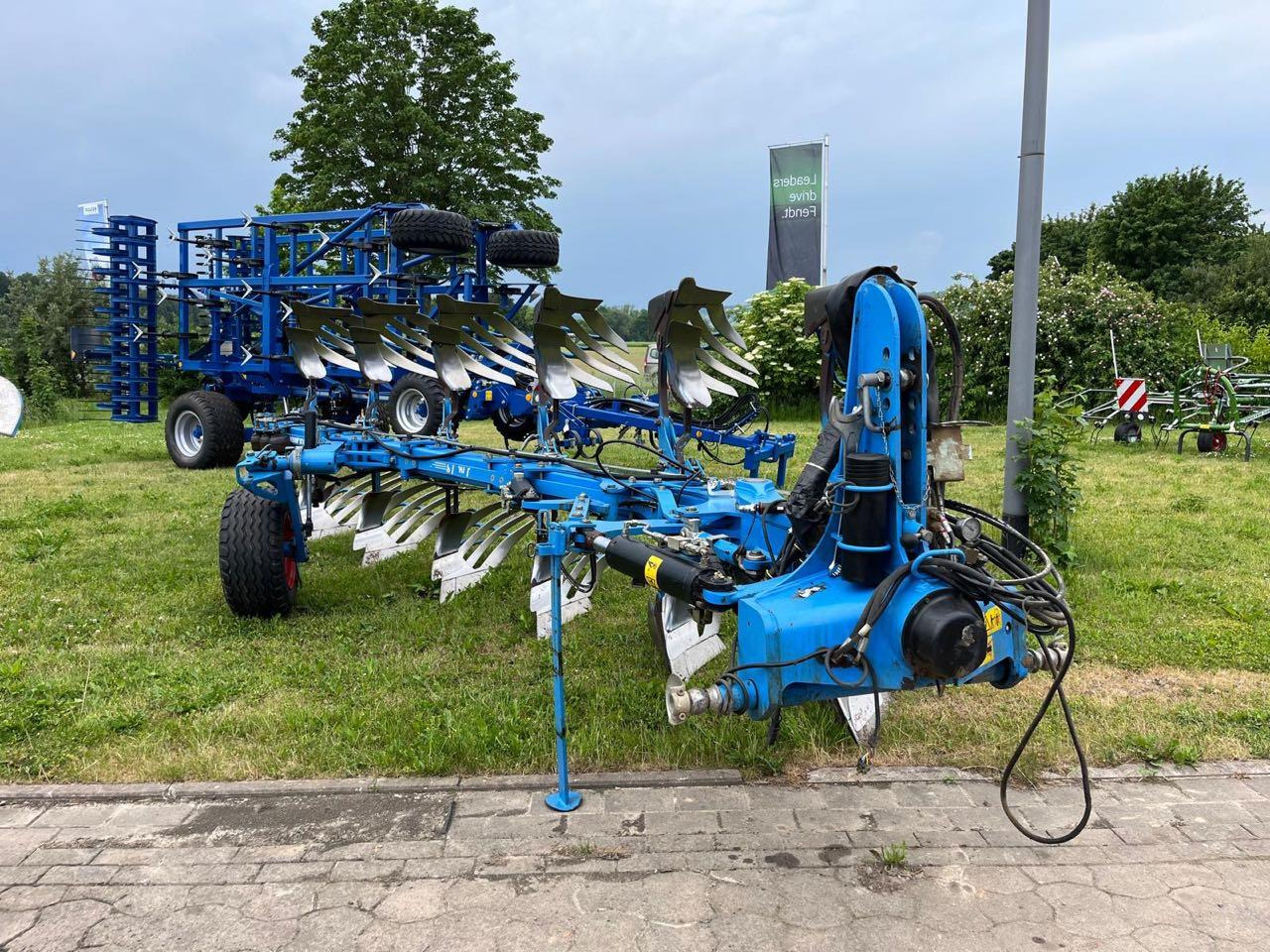 Lemken Juwel 8 V T 5 + 1 L 100 TurnControl - 犁:图1 Lemken Juwel 8 V T 5 + 1 L 100 TurnControl - 犁:图1